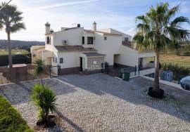 5 bedroom detached villa with private pool