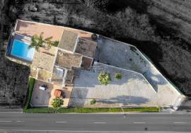 5 bedroom detached villa with private pool