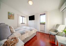 5 bedroom detached villa with private pool