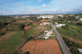 5 bedroom detached villa with private pool