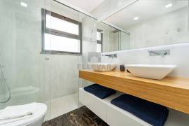 EXCELLENT 2 BEDROOM APARTMENT ON ESTRADA MONUMENTAL WITH SEA VIEW