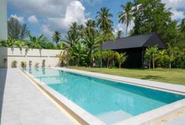 Brand New Five Bedroom Modern Villa with 18 meter Pool - 300 meters from Natai Beach